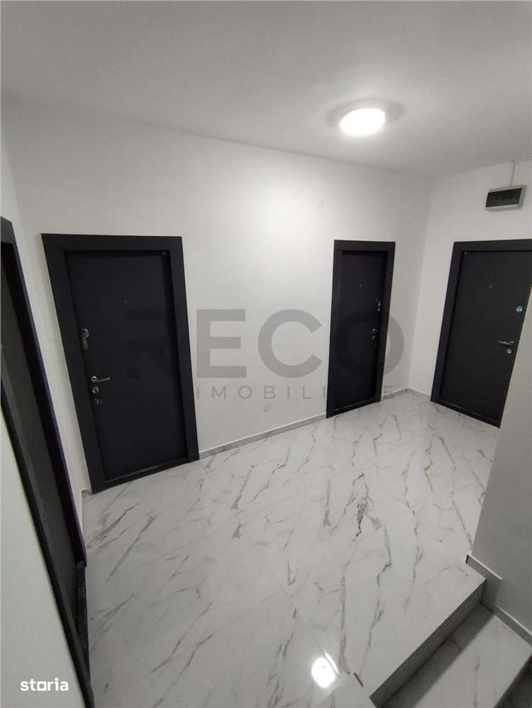 RECO Vila la cheie compartimentata in 16 ap in zona Spitalul Judetean - Imagine principală: 2/13