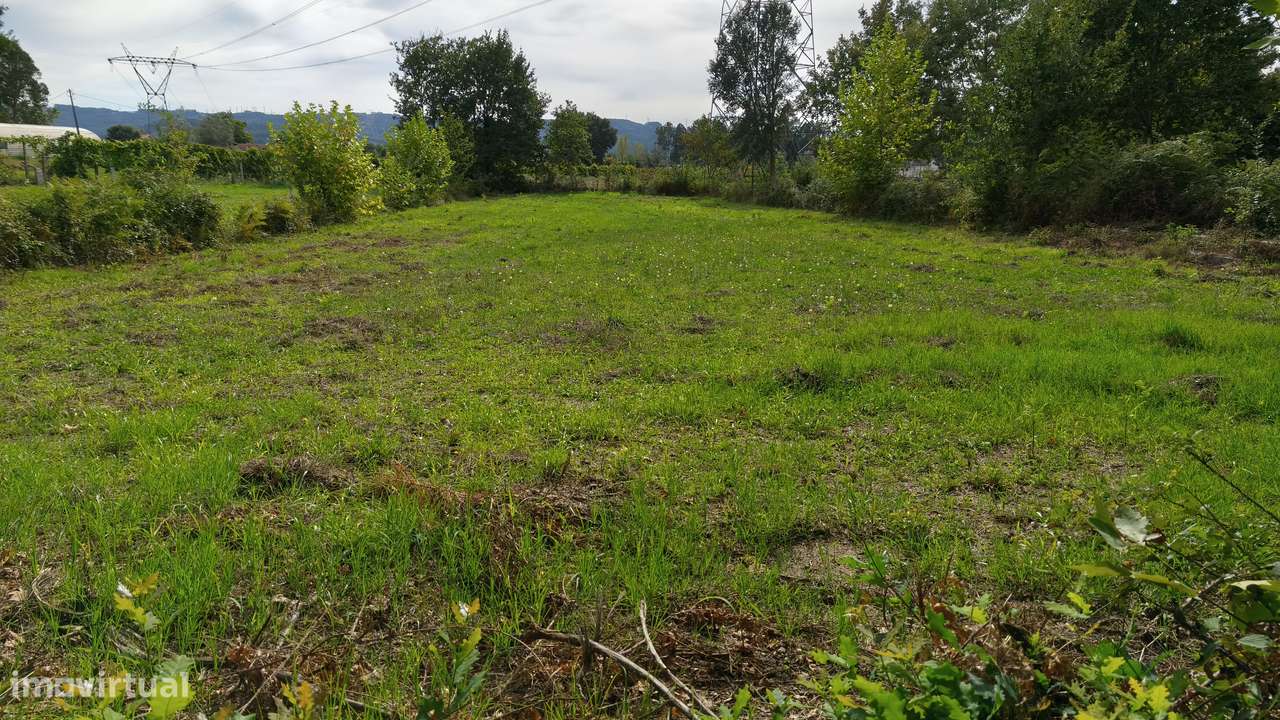 Terreno em Verim, Póvoa de Lanhoso-1