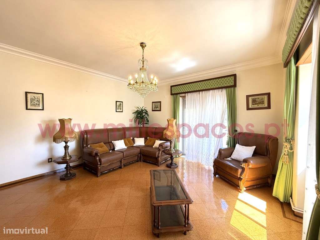 Moradia V6 com Garagem Centro da Cidade-34