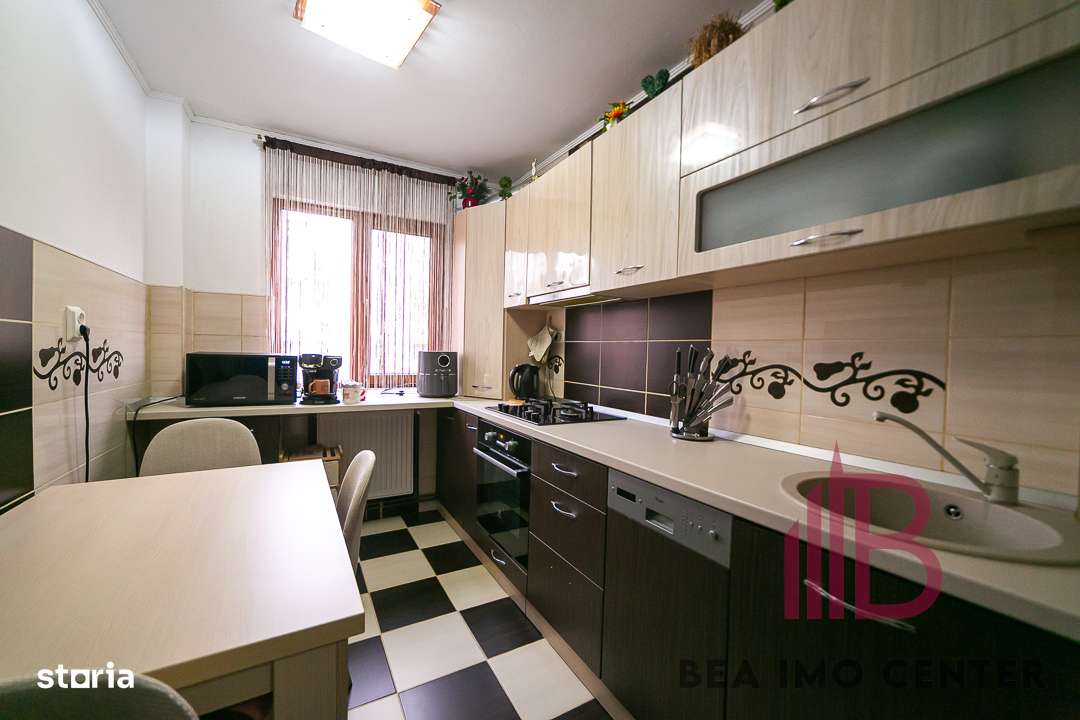 Apartament 3 camere, pus la punct în totalitate , Zona Miorița-9