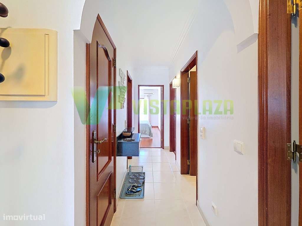 Apartamento T2 com duas casas de banho e espaço de garagem-25