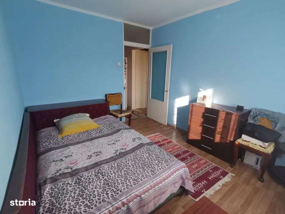 Apartament cu 3 camere in Piata Centrala - Imagine principală: 5/8