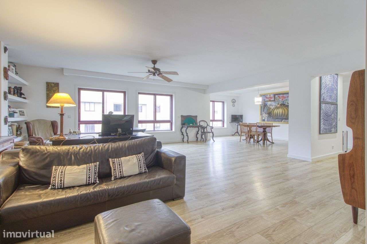 Apartamento T4 Renovado - 2º linha do Mar- Matosinhos - Grande imagem: 4/29