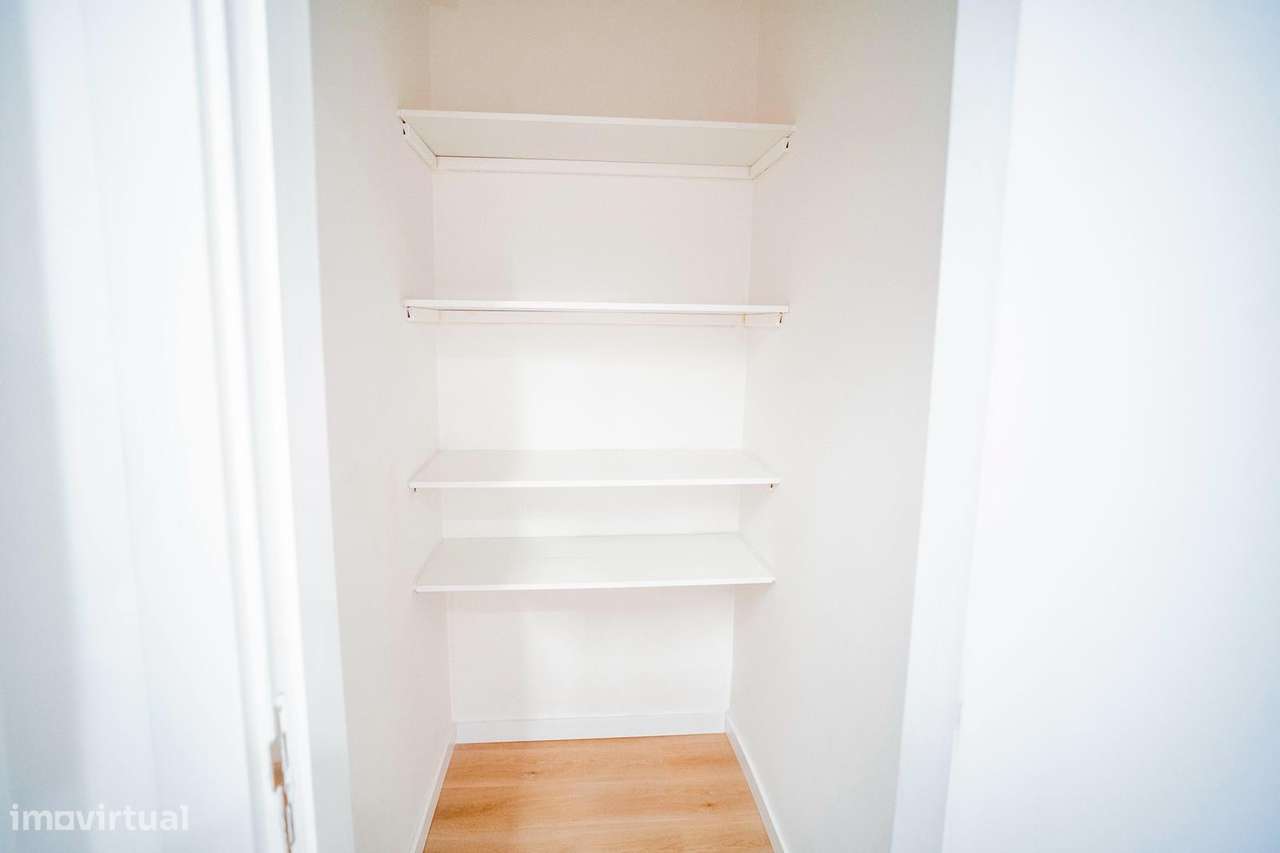 Excelente Apartamento T2 Remodelado – Paio Pires-25