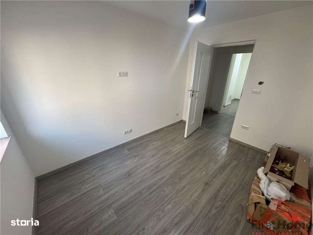 Ap 4 cam transformat in 3, et 1, renovat complet, zona Inspectoratul S-11