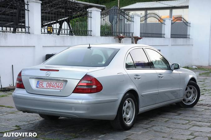 Mercedes-Benz E - 5