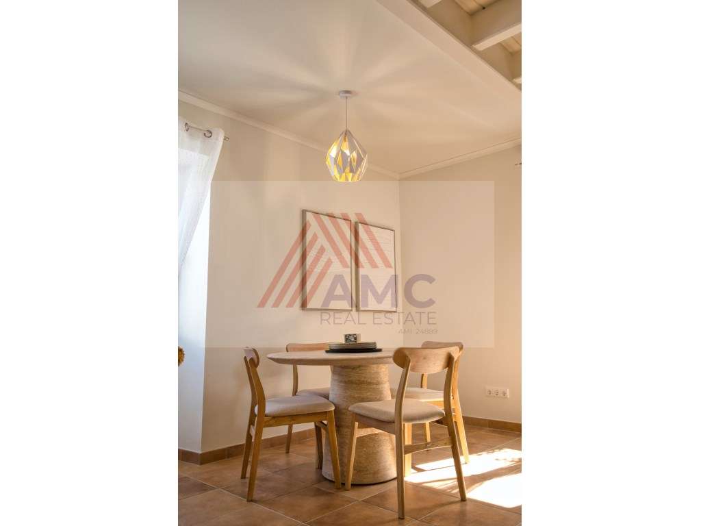 MORADIA COM 2 PISOS NO CORAÇÃO DA VILA MADALENA DO PICO-10