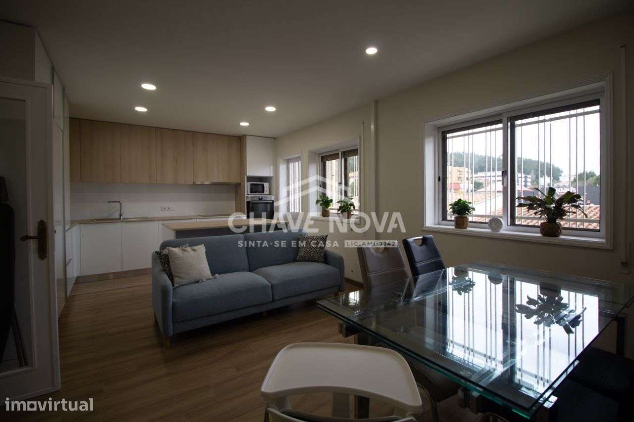 Moradia Geminada T4 com box situada em Pedroso - Grande imagem: 4/25