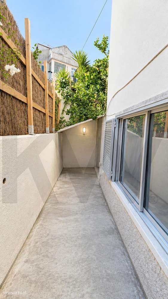 Apartamento T2 com espaço adicional independente | Almada-9