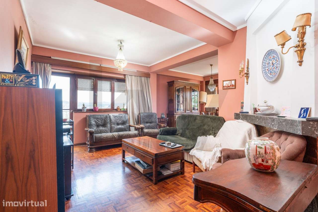 T4 +1 centro da Solum - Varandas | Garagem | Elevador - Grande imagem: 3/26