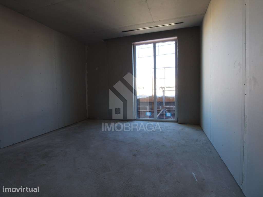 Venda Apartamento T2Cobertura com Terraço Novo, em Real, Braga-15
