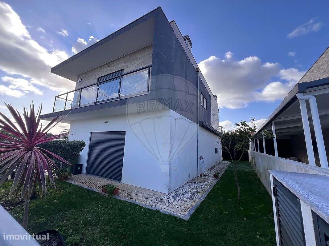 Moradia T4 para arrendamento - Grande imagem: 2/43