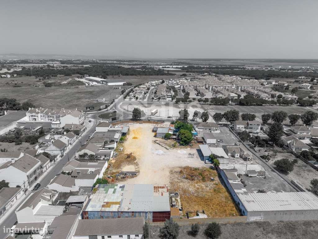 Terreno composto por 2 lotes Urbanos - Área total 5857m2 - Grande imagem: 2/20