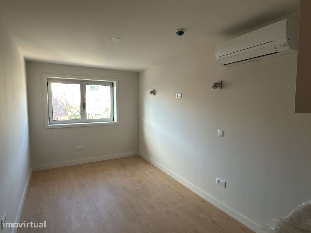 Estúdios T0 totalmente mobilados junto à Un. Lusíadas - Grande imagem: 4/11