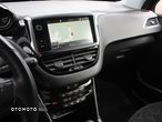 Peugeot 2008 1.2 Pure Tech GPF Signature S&S EAT6 - 8