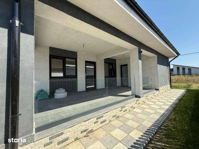 Casa De vanzare In Hemeiusi  Langa Scoala supermarchet , Farmacie - Imagine principală: 4/15