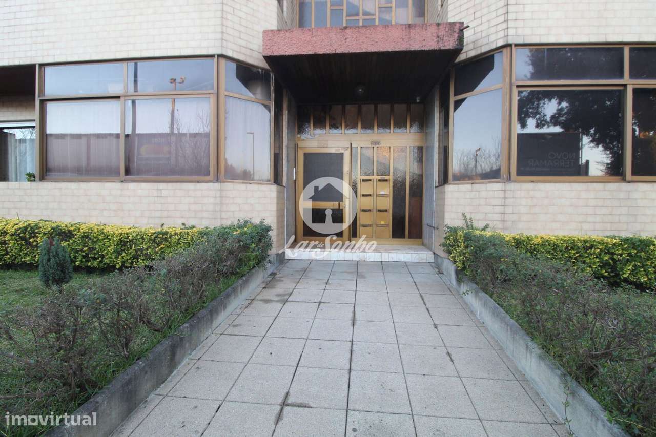 Apartamento T2, situado em Valongo-19