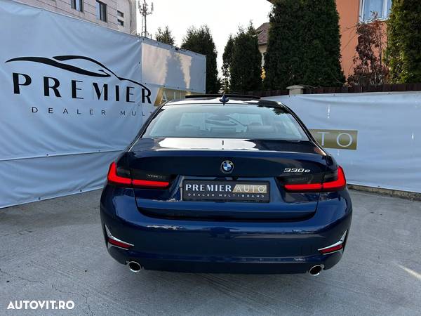 BMW Seria 3 330e iPerformance AT Luxury Line - 12