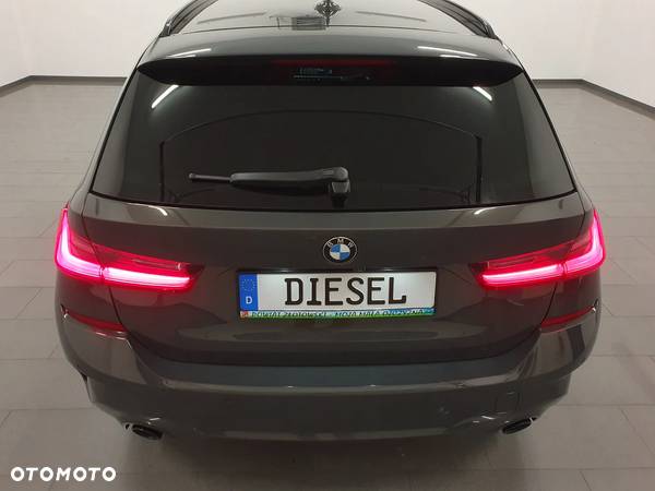 BMW Seria 3 320d xDrive M Sport sport - 34