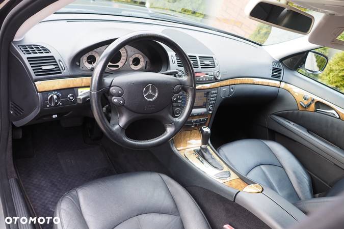 Mercedes-Benz Klasa E 350 4-Matic Avantgarde - 23