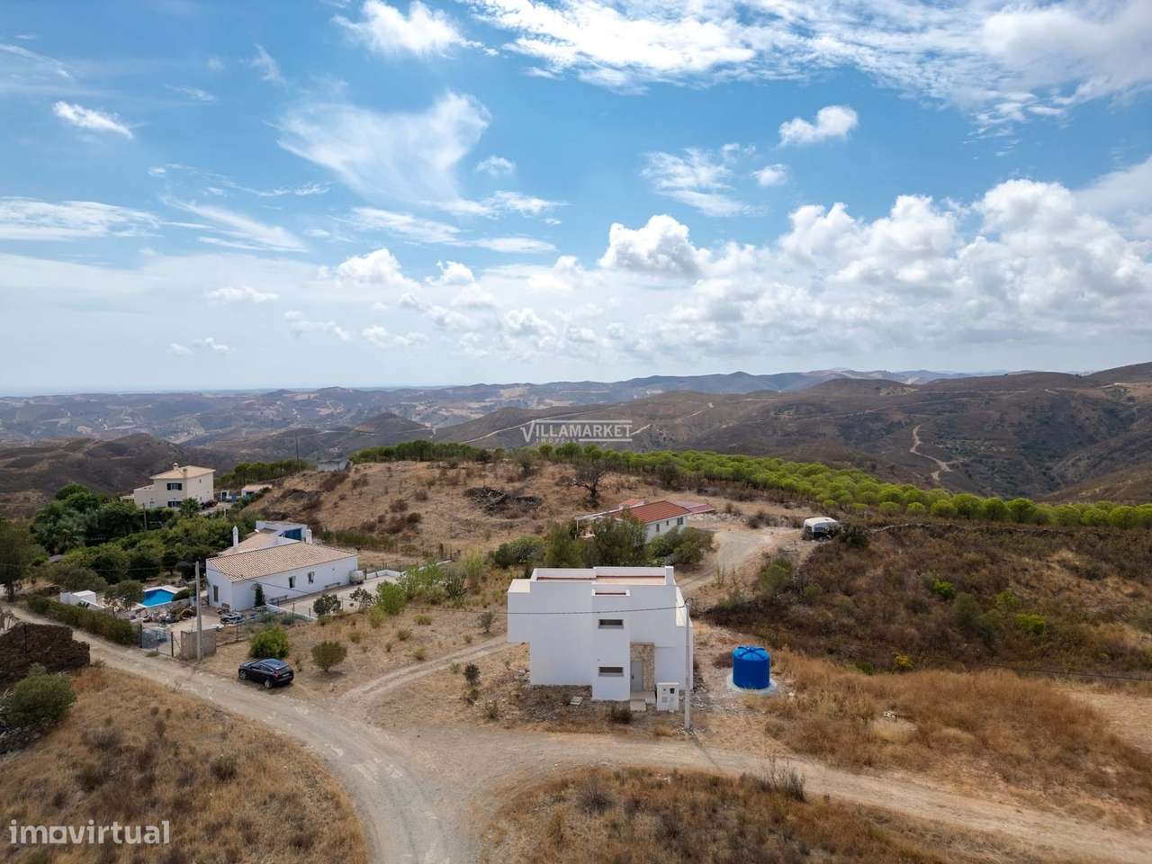 VILLA V3 composta por 2 andares com 435 m2 de terreno situada em Cotov - Grande imagem: 5/35