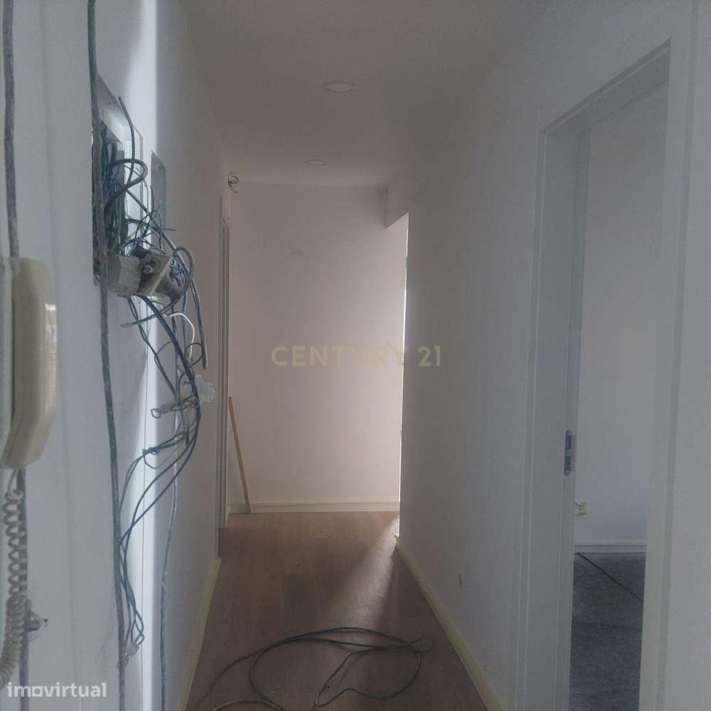 Apartamento T2 - Cruz de Pau - Grande imagem: 4/13