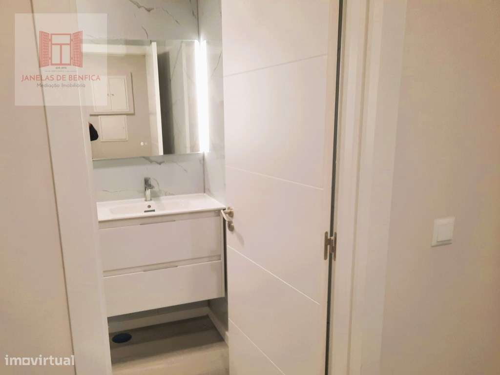 T2 totalmente remodelado, c/arrecadação - Oeiras-14