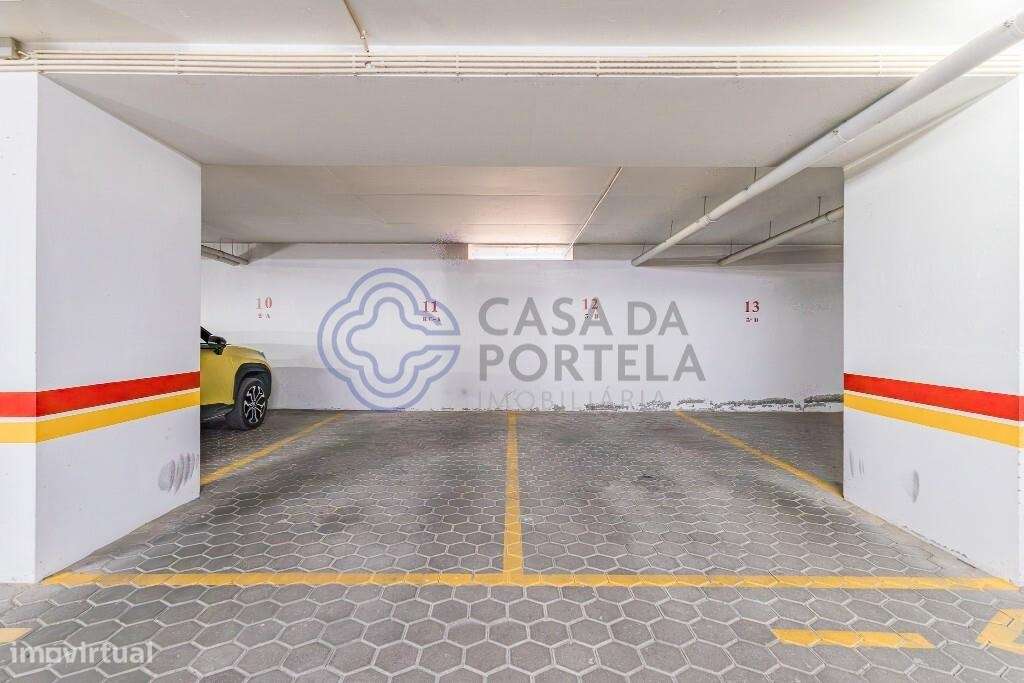 Apartamento T4 com 2 lugares de estacionamento, arrecadação e dois ter-22