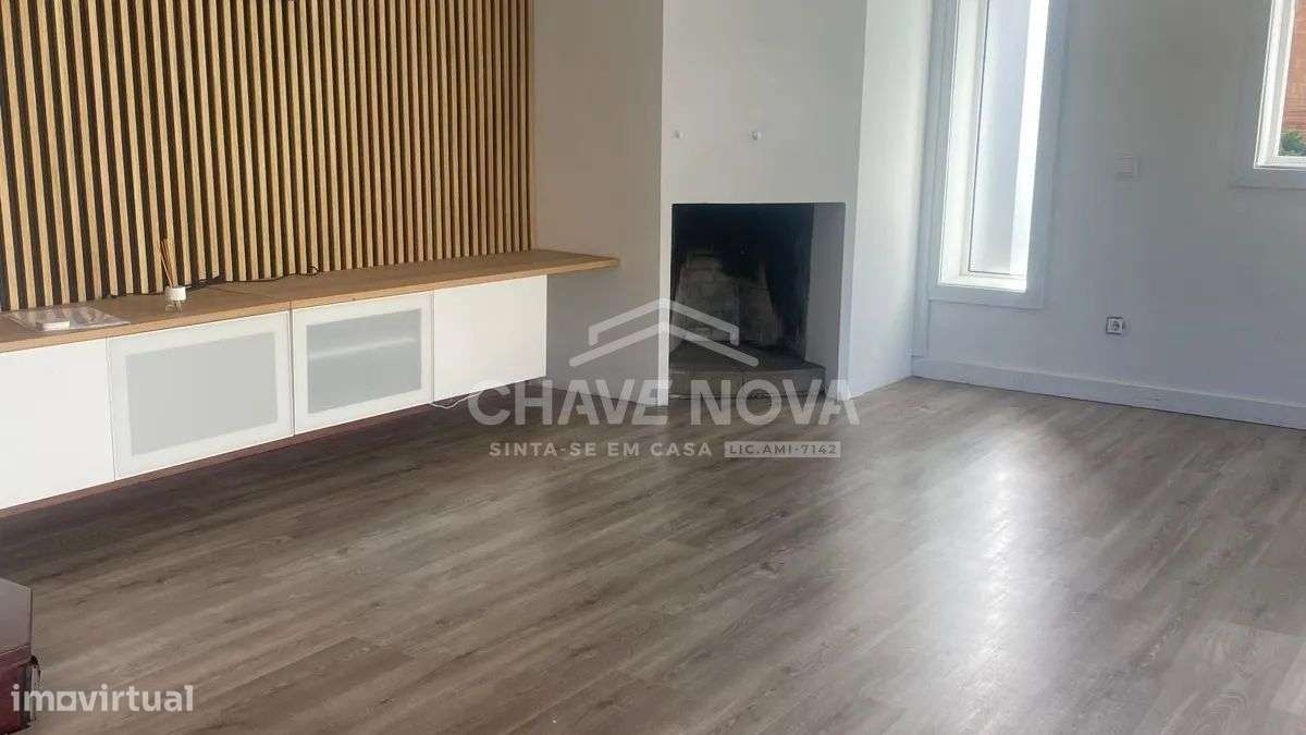 Moradia T4 Totalmente Remodelada em Águas Santas-30