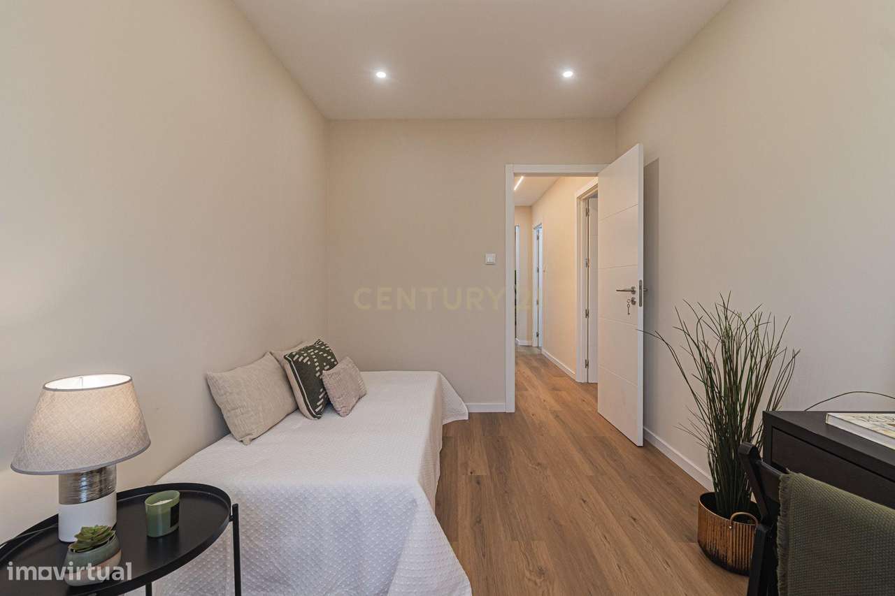 ✨ T2 Totalmente Remodelado com Terraço ✨-23