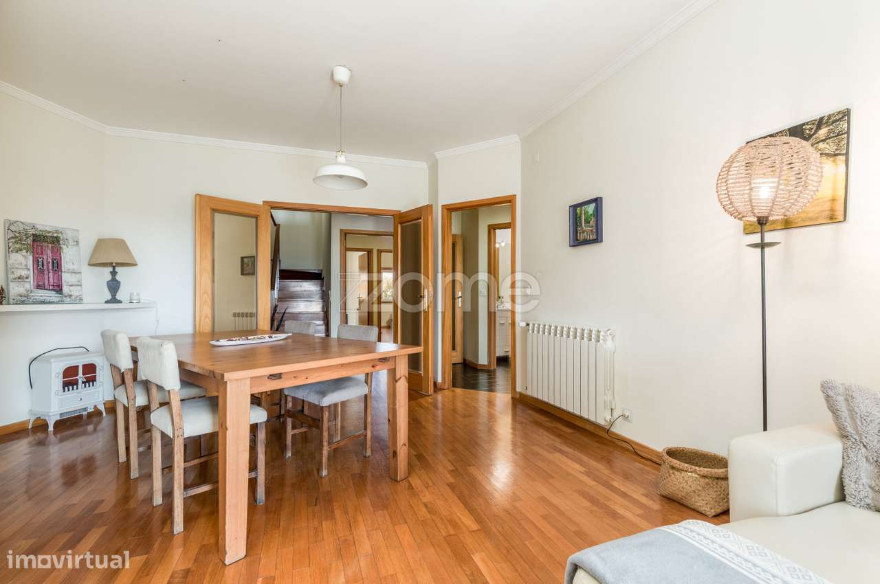 T3 / T4 Duplex com Terraços em Condomínio com Piscina – Francelos-2