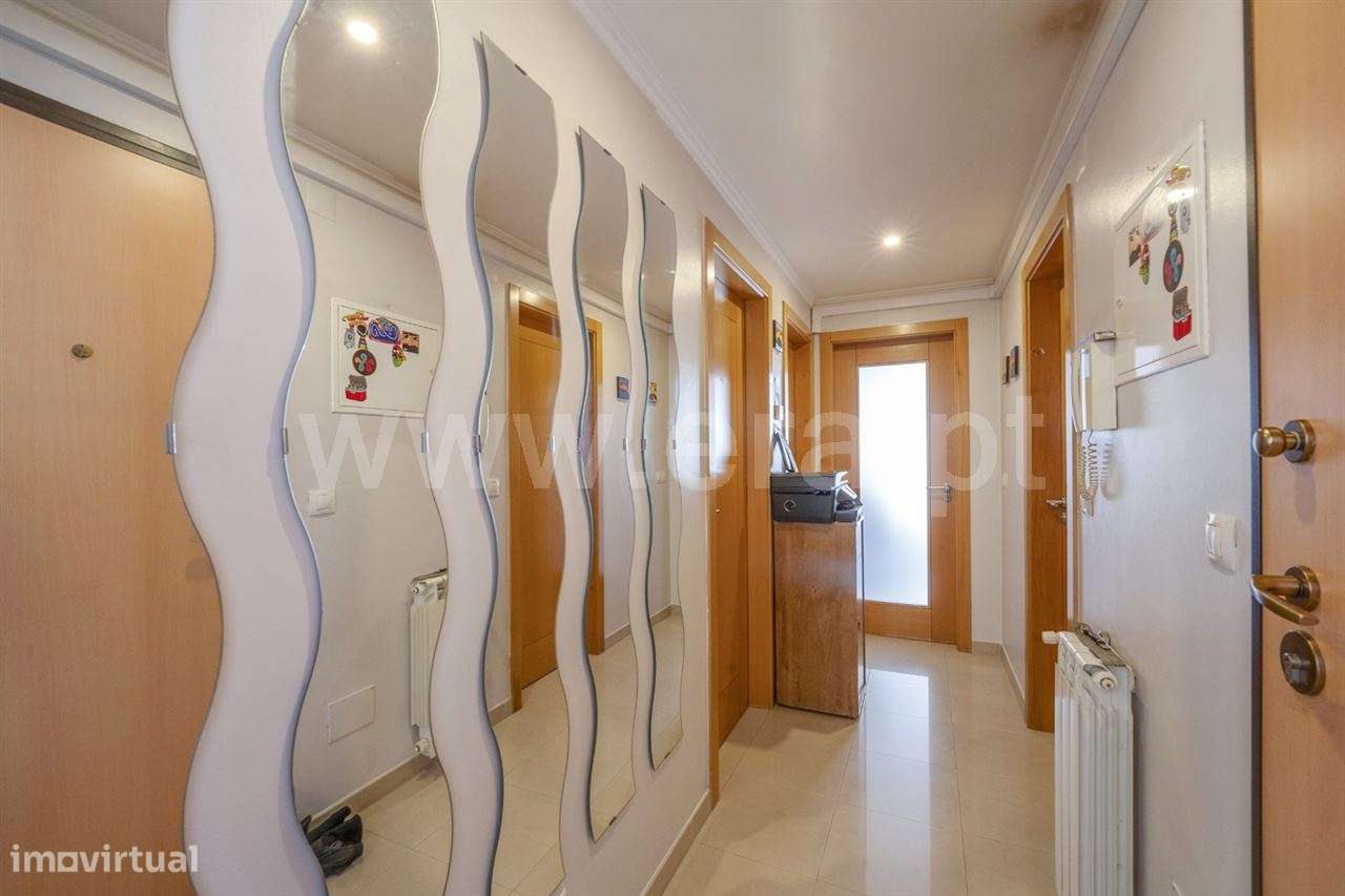 Apartamento T2; Quinta de Santa Teresinha-11