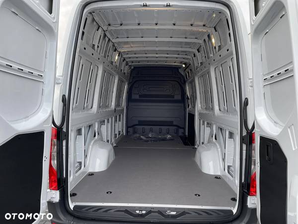 Mercedes-Benz Sprinter - 8