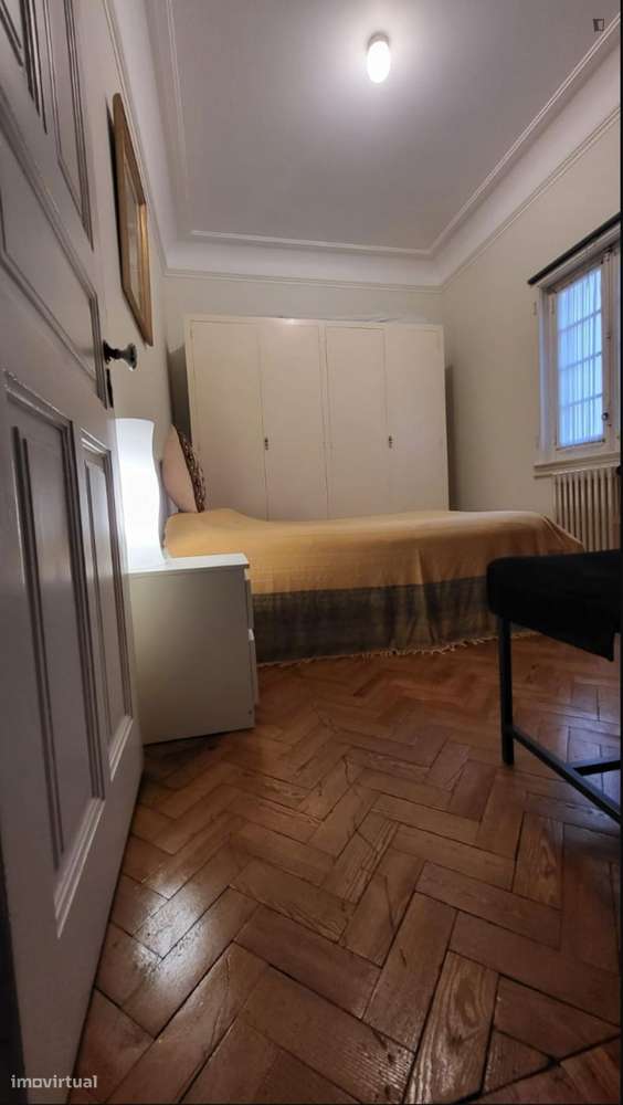 Quarto - localizado em Marquês de Pombal Lisbon - Grande imagem: 4/10