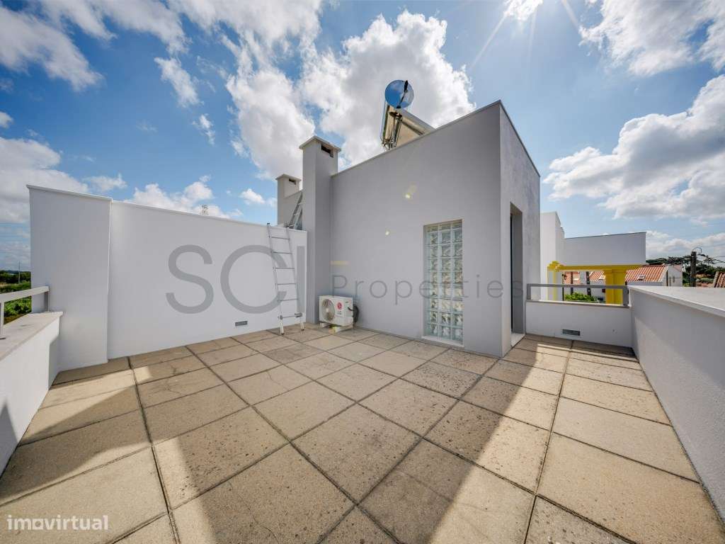 Moradia com piscina nas Quintinhas-42