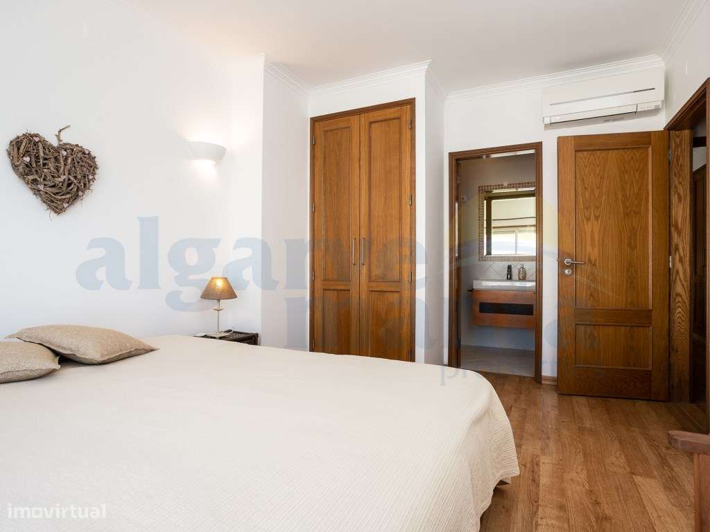 Moradia geminada T3 com Piscina Privada e Garagem - Praia da Lota-19