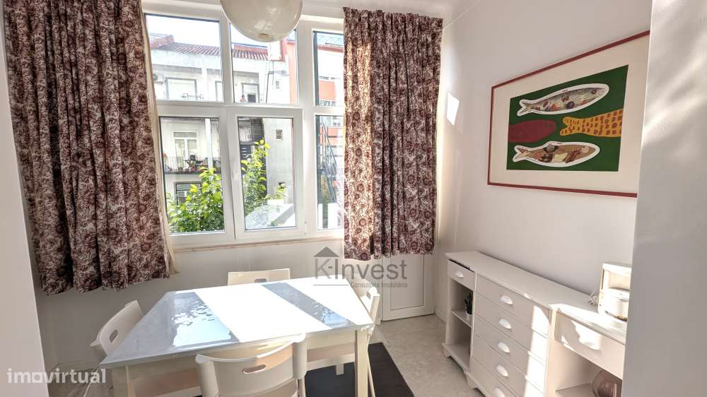 Apartamento T2 mobilado com terraço junto ao metro dos Anjos - Grande imagem: 2/19