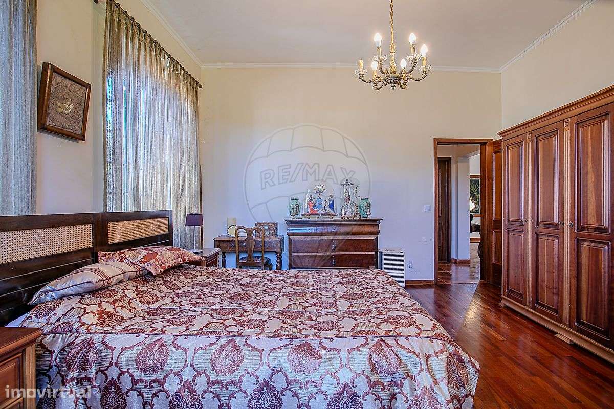 Moradia T6 para venda-18