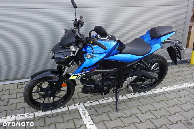 Suzuki GSX - 16