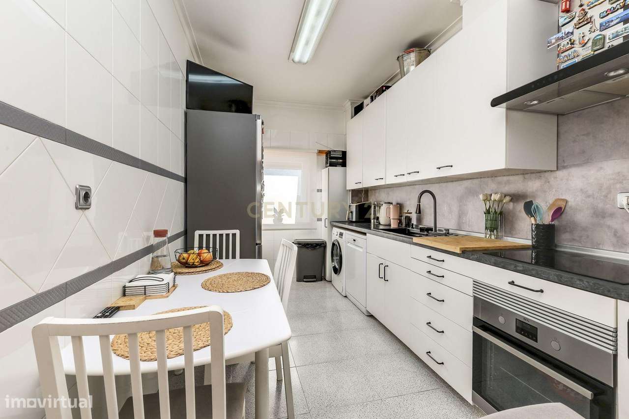 T3 Espaçoso à Venda em São João da Talha – Rua Palmira Bastos - Grande imagem: 4/25