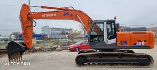 Hitachi ZX250 NLC-3 excavator pe senile 26.5tone