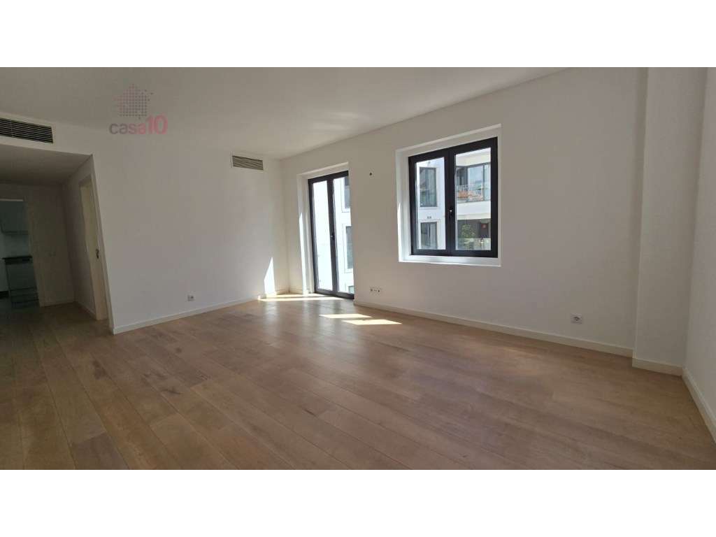 Maravilhoso T1 para venda no Palácio Mesquitela, Chiado - Grande imagem: 3/21