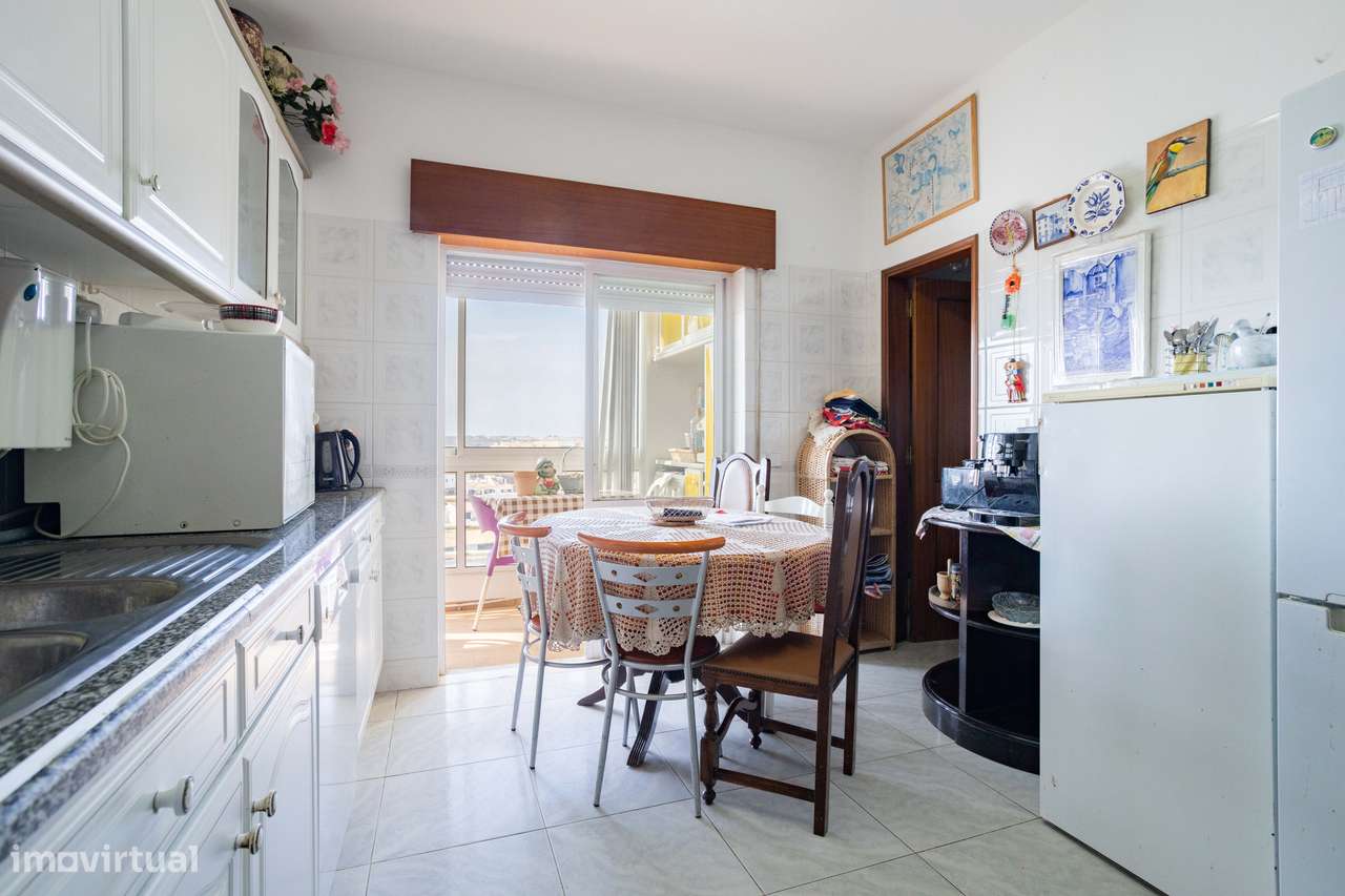 Apartamento T2 com Vista Mar e Conforto Familiar em Lagos!-11