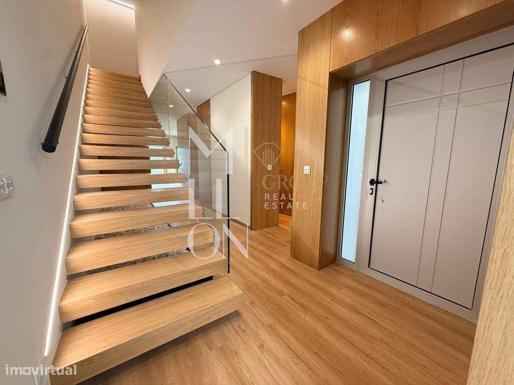 Moderna e Sofisticada — A Moradia dos Seus Sonhos na Trofa! - Grande imagem: 3/31