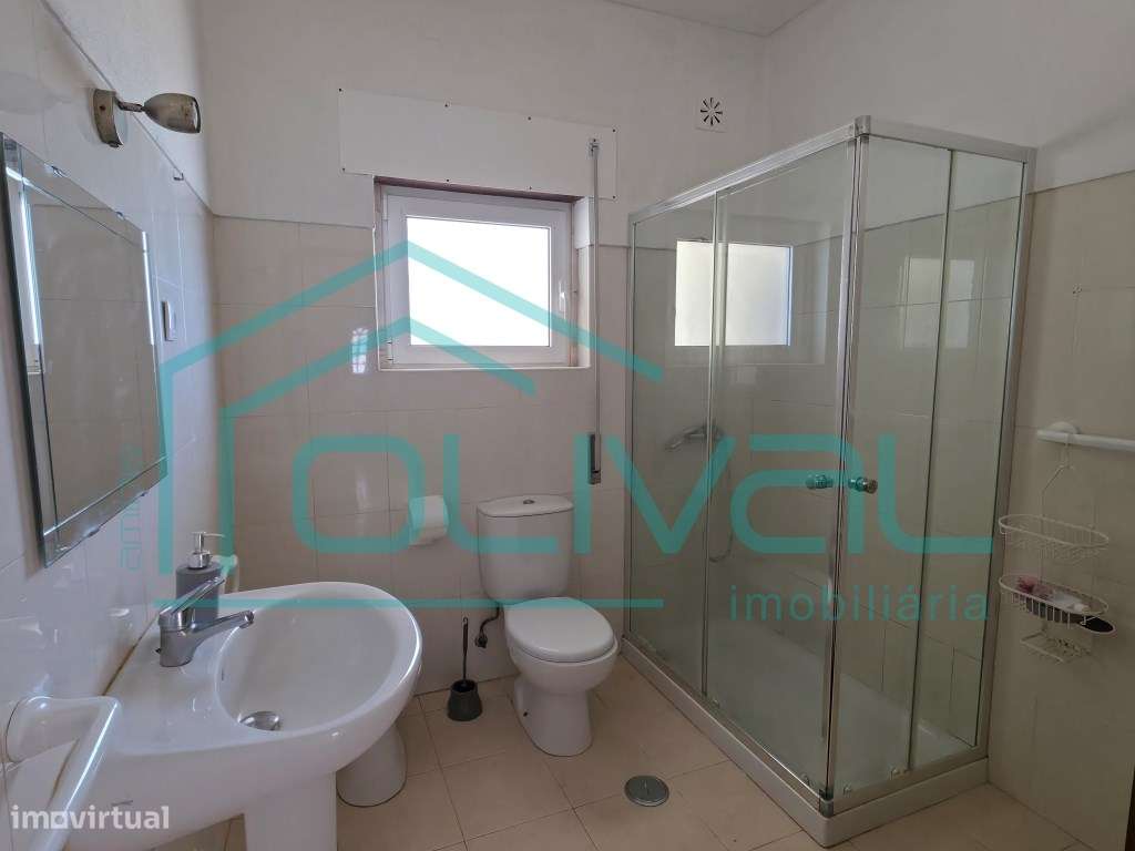 Moradia Independente com terreno, muito bem localizada com vista pa...-10