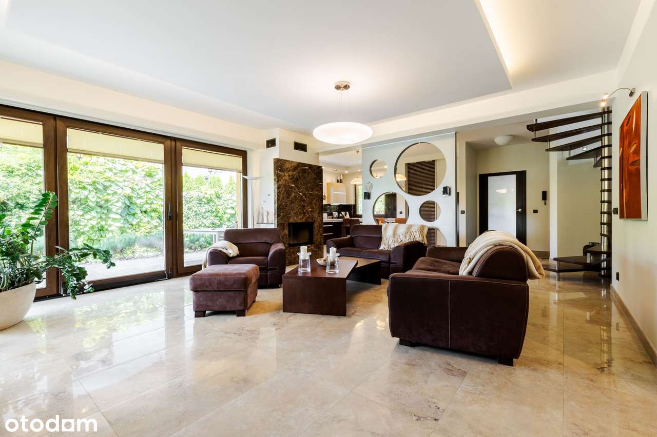 Wolnostojący dom z użytkowym poddaszem i ogrodem-4