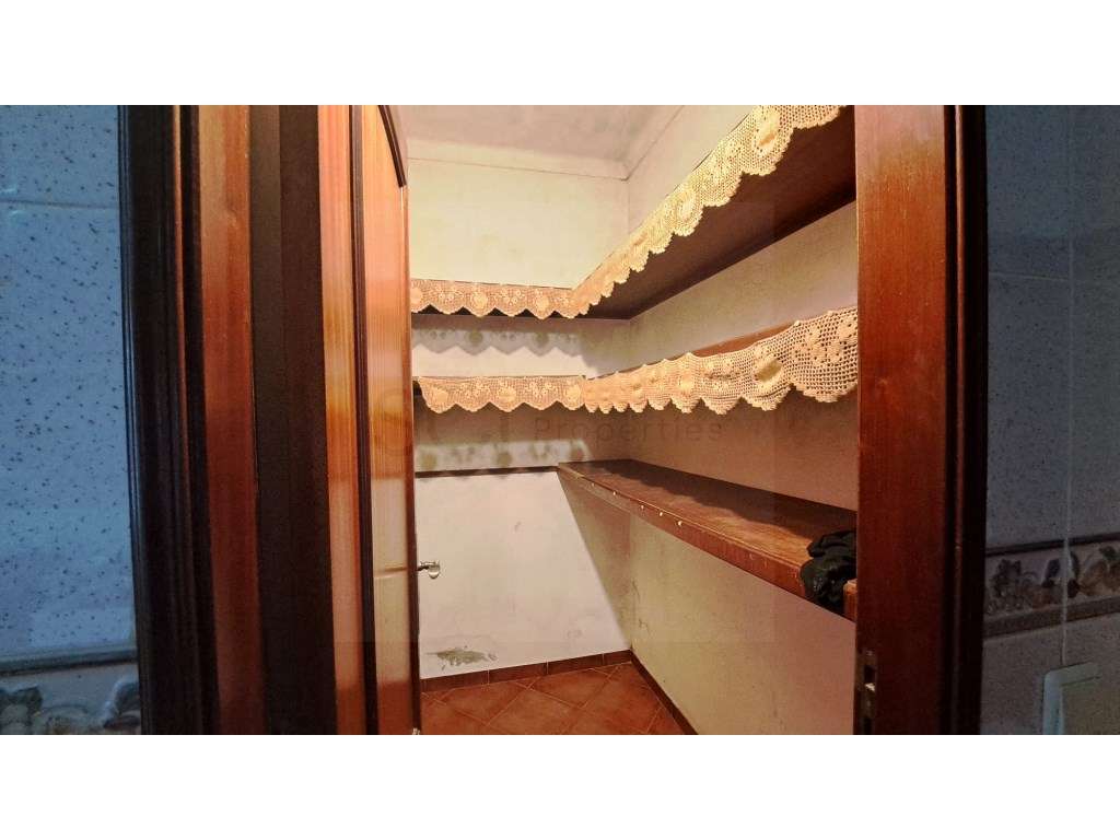 Moradia T3 +1 independente com garagem e piscina em Sesimbra-13