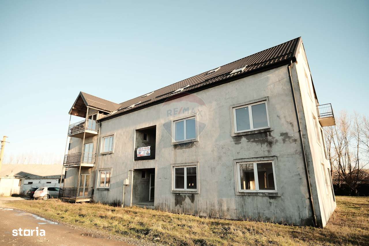 De vanzare bloc la gri format din 9 apartamente-3