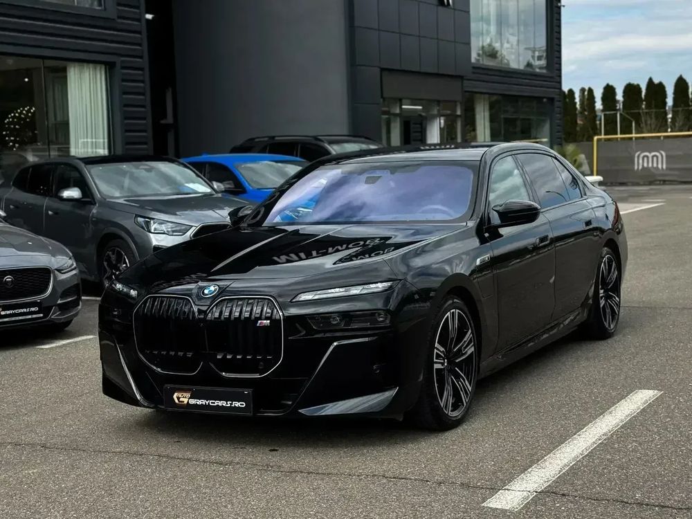 BMW 7 Series M760e xDrive 2025