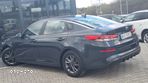 Kia Optima 2.0 L - 10